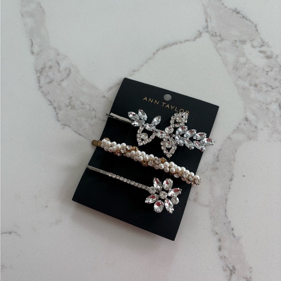 Ann Taylor Sparkling Crystal Rhinestone and Pearl Hair Clips Pins Set of 3 - Picture 5 of 6
